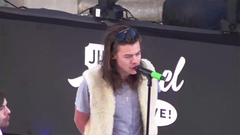 Harry Styles - Singer - Biography.com