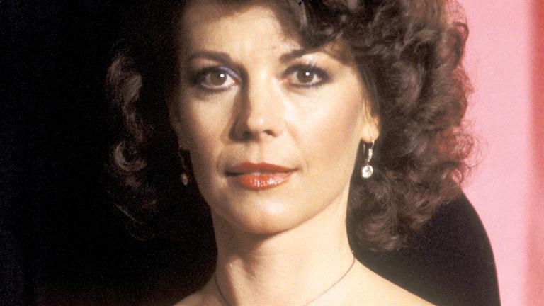 Natalie Wood and Robert Wagner - Biography.com