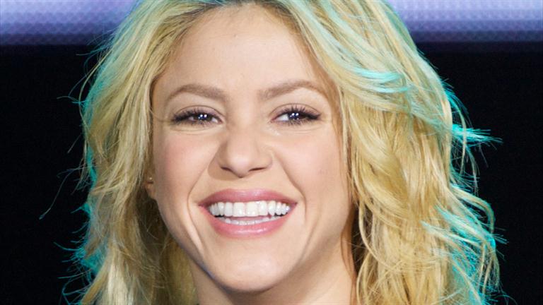 Shakira - Singer - Biography.com